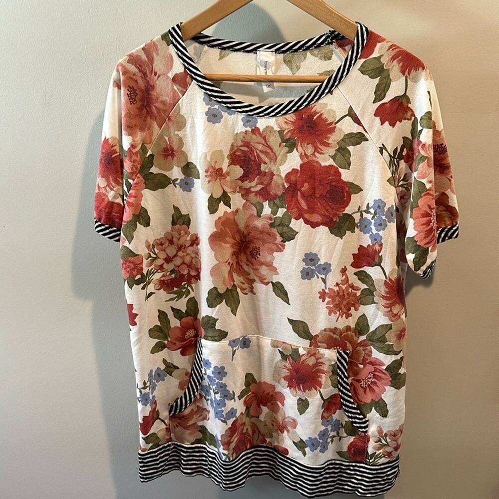 HoneyMe Medium Mixed Print Stripe and‎ Floral Pouch Knit Top